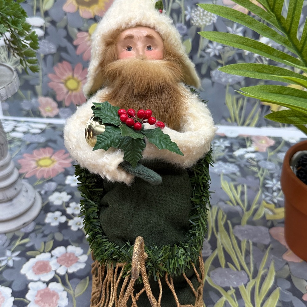 ⭐️Byers Choice Retired 1998 Santa in Gold Sleigh
